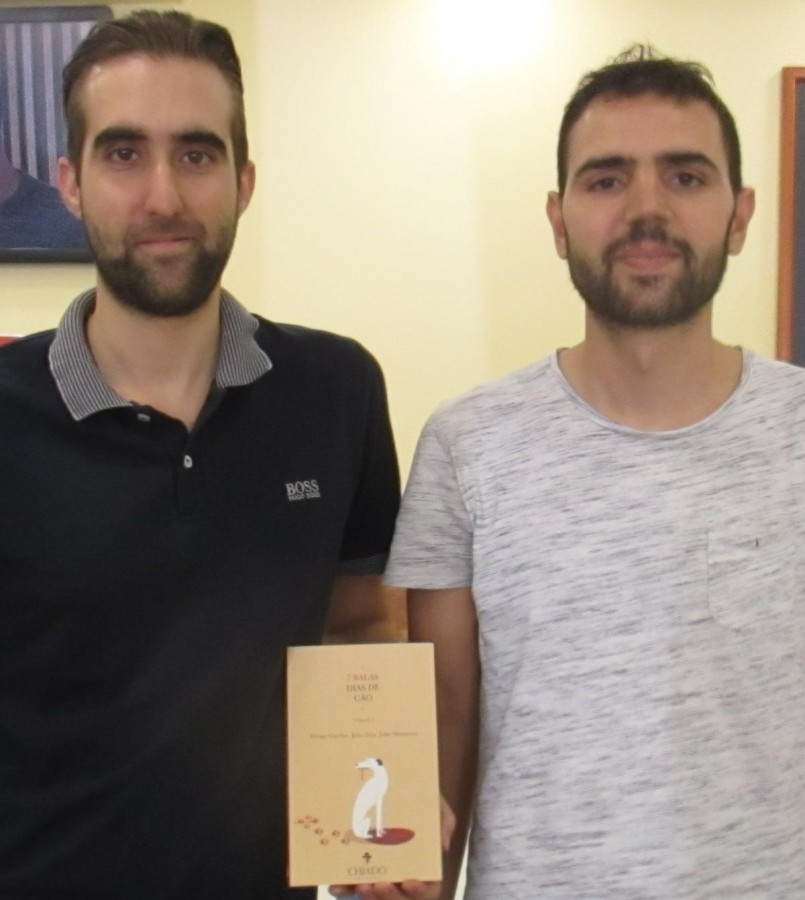 Três jovens do Barreiro editaram «7 balas Dias de Cão» «São contos que nascem dentro de uma cidade inventada»