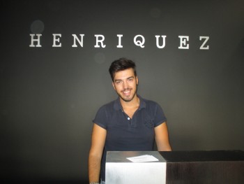 «HENRIQUEZ» - a moda no centro do Barreiro «O meu sonho é um dia ter a minha própria marca»>