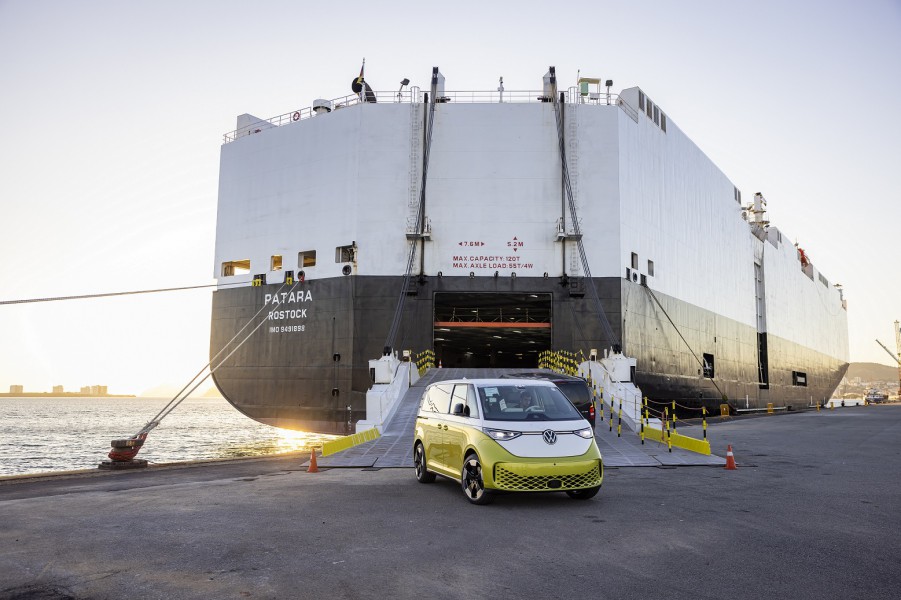 Porto de Setúbal receciona o primeiro VW "Pão de Forma" elétrico ID.Buzz em Portugal O ID. Buzz chega para marcar uma geração