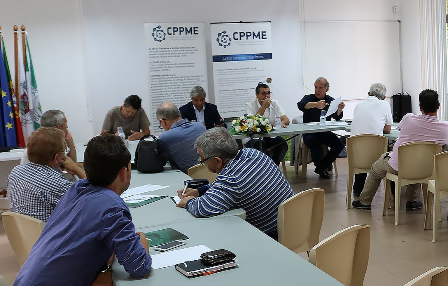 Debate com Micro, Pequenos e Médios Empresários do Concelho de Sesimbra Divulgação das «20 MEDIDAS para uma Economia Sustentável e Dinâmica»
