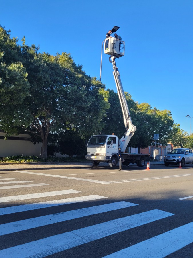 Portos de Setúbal e Sesimbra reconvertem rede de iluminação pública para Led Cerca de 800 projetores e luminárias . Investimento cerca de 550 mil euros