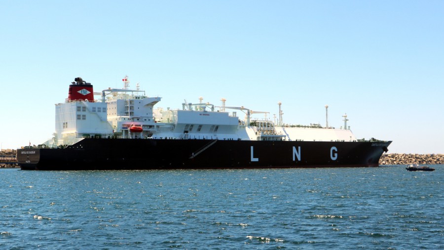 Porto de Sines recebeu navio «LNG CASTILLO DE CALDELAS» em viagem inaugural