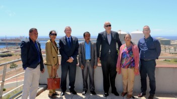 Membros do Parlamento Nacional de Timor-Leste recebidos em Sines A visita incluiu o Porto e a Refinaria de Sines.