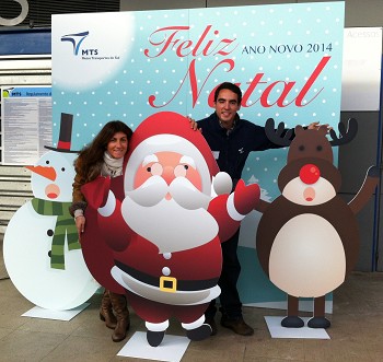 ALMADA - Na Estação de Cacilhas durante as festas Metro Sul do Tejo cria Postal de Natal gigante em 3D