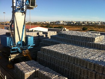 Porto de Faro com elevada utilização de armazenamento