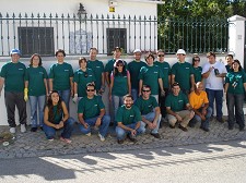 Global Day of Service em Azeitão - Setúbal Colaboradores da Motorola Portugal em acção solidária