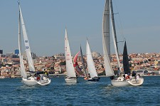 GRANDE SUCESSO NO V TROFÉU ALMADA FORUM MAIS DE 150 BARCOS NA REGATA