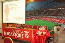 Benfica lança Bola de Prata comemorativa dos 50 anos