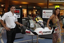 Sónia Brazaão apadrinha Almada Forum Racing Team Exposição patente no centro comercial