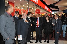 Centro Comercial . BARREIRO Já abriu ao público