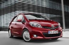Nova Geração Yaris O compacto pequeno familiar com câmara traseira de apoio ao estacionamento.
