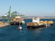 Movimento de contentores em Sines com novo máximo Porto de Sines nos 60.000 TEU/mês