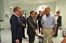 Ministro da Saúde na Cerimónia de abertura do departamento médico da Volkswagen Autoeuropa Um exemplo de responsabilidade social