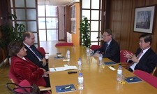 Embaixador da Coreia do Sul visitou o Porto de Sines Diplomata ficou a conhecer as potencialidades desta infraestrutura portuária