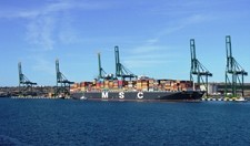 Porto de Sines inicia 2013 com melhor mês de sempre nos contentores