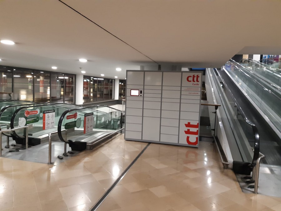 NO CENTRO COMERCIAL ALMADA FORUM CTT INSTALAM CACIFO
