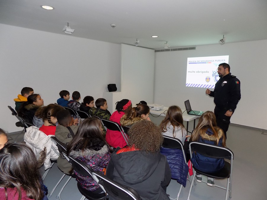 Centro Hospitalar Barreiro Montijo Alunos do Agrupamento Augusto Cabrita assinalam aniversário do CHBM com atividades