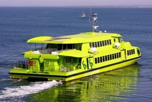 Setúbal - Greve dos trabalhadores da Atlantic Ferries Concentração com a presença do Secretário-Geral da CGTP-IN Arménio Carlos