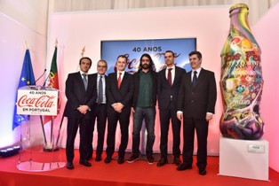 Ministro da Economia visita Fábrica da Coca-Cola em Azeitão - Setúbal Apresentado estudo que realça o contributo da marca para a economia nacional