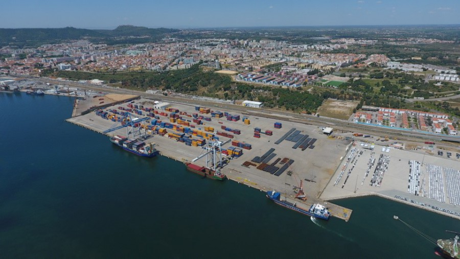 Porto de Setúbal soma mais duas linhas regulares de contentores São já 17 as linhas regulares entre carga ro-ro e de contentores