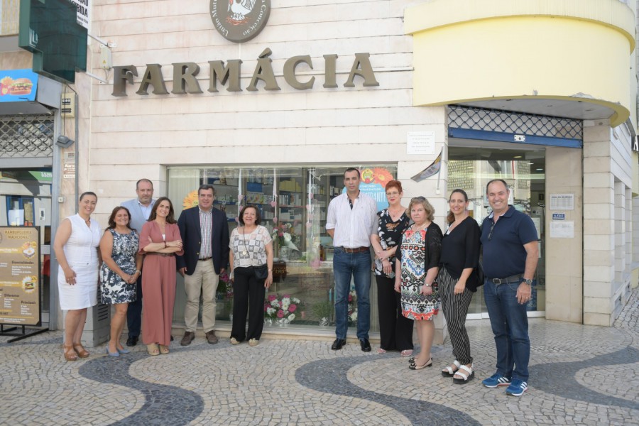 Montijo - UMNSC destaca-se na Festa da Flor Farmácia da União Mutualista vence concurso Montras em Flor