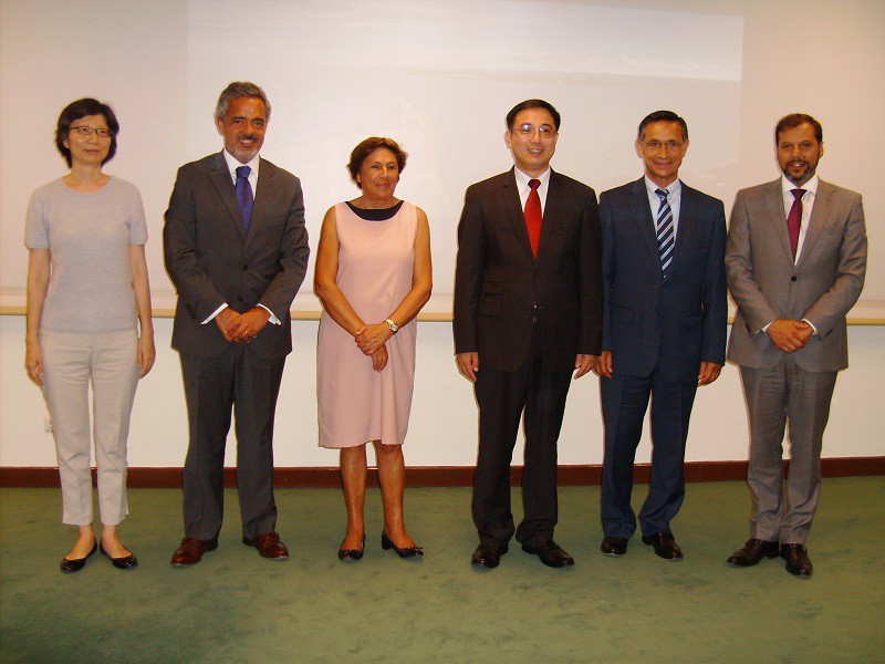 Embaixador da China visitou o BlueBiz em Setúbal e a Zona Industrial e Logística de Sines e o Porto de Sines.