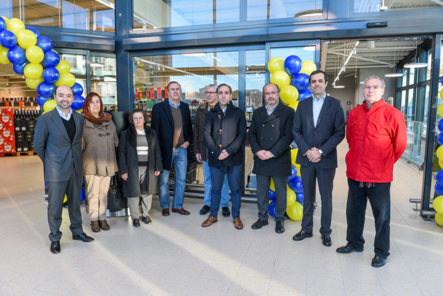 Lidl Portugal abriu hoje a sua oitava loja no concelho do Seixal Criação de 28 novos postos de trabalho