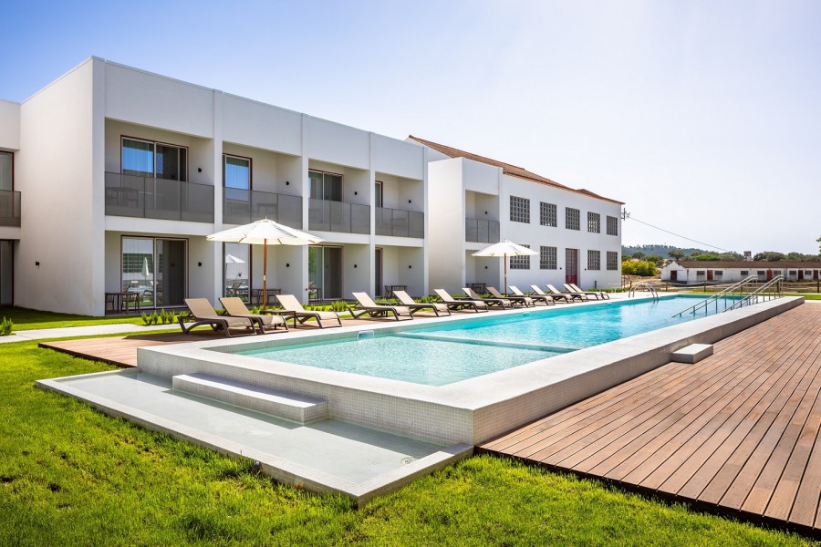 HERDADE DA BARROSINHA – O DESTINO DO ALENTEJO RURAL PRÓXIMO DAS MELHORES PRAIAS DA COMPORTA Hotel e Casas de Turismo Rural oferecem desconto especial de 10% em reservas para este verão