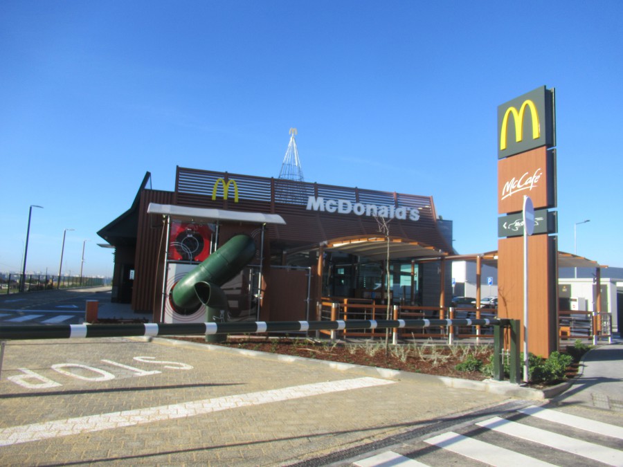 McDonald s inaugura no Barreiro Primeiro restaurante com serviço McDrive