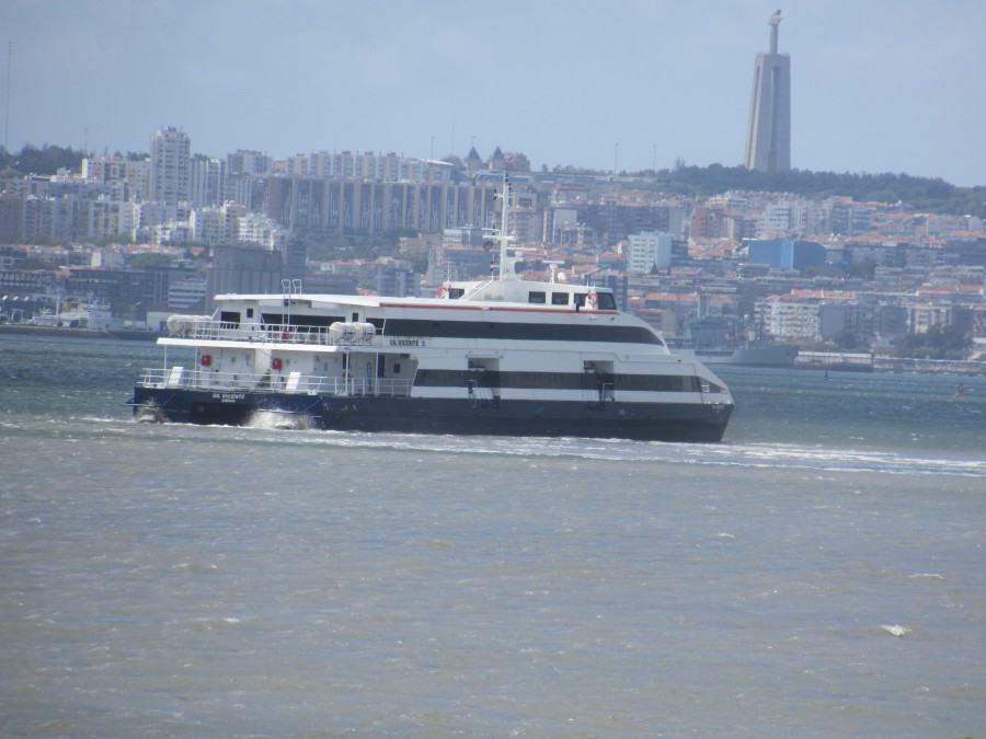 Plenário dos trabalhadores da Transtejo/Soflusa Hoje entre as 14h30 e as 17h30 interrupção das ligações fluviais no Tejo. . Barreiro, Almada, Montijo