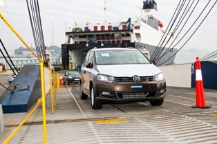 Após 20 anos de colaboração entre o Porto de Setúbal e a Volkswagen Autoeuropa Prorrogação do contrato por mais cinco anos