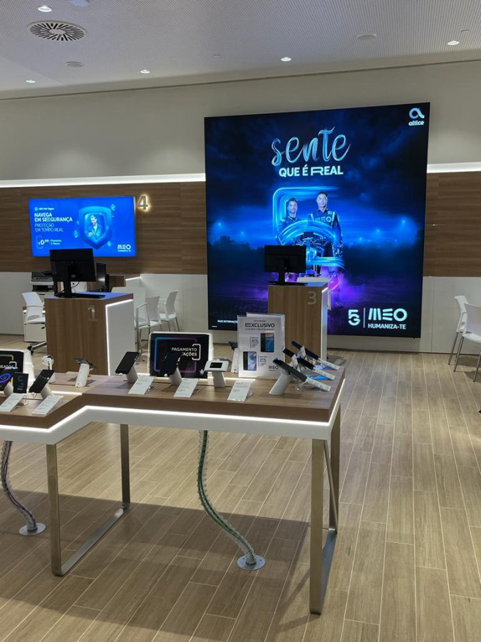 No Forum Barreiro sem barreiras físicas entre os clientes e os profissionais Um novo conceito de Loja de Proximidade da Altice Portugal na nova Loja MEO