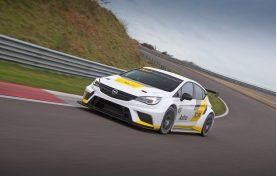 Novo Opel Astra TCR completa cinco dias de testes no Estoril