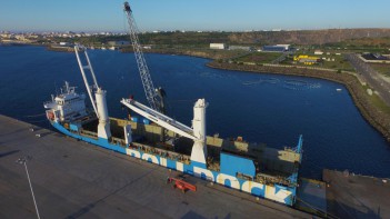 Terminal Multipurpose de Sines Equipado com nova grua