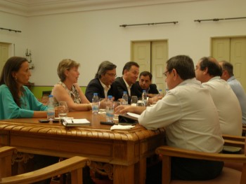 Setúbal - ACISTDS REÚNE COM COLIGAÇÃO «PORTUGAL À FRENTE» Francisco Carriço realçou que «quem está a pagar a crise são as micro e pequenas empresas»