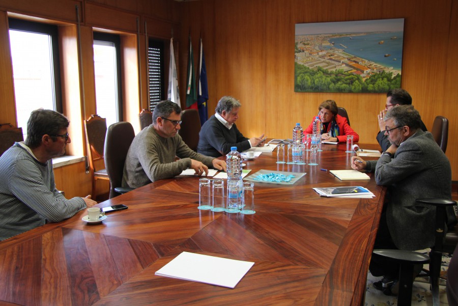 Administração dos Portos de Setúbal e Sesimbra reúne com Associações de Pesca Declaração de Impacto Ambiental salvaguarda interesses da comunidade piscatória