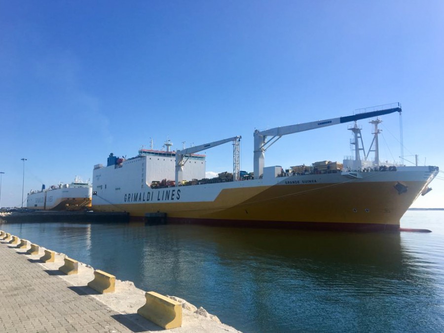 Grupo de 43 pessoas de várias nacionalidades da União Europeia Participantes em Seminário Internacional visitam Porto de Setúbal