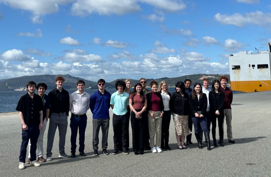Estudantes norte americanos da Universidade de Akron Visita permitiu compreenderem melhor o funcionamento do Porto de Setúbal