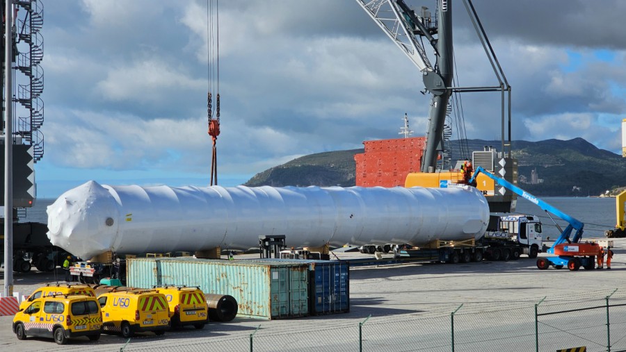 Porto de Setúbal reforça segmento de carga projeto Terminal Tersado recebe dois reatores de oxigénio para a The Navigator Company