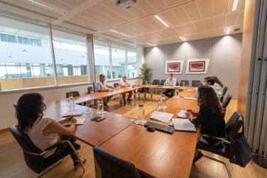 Medidas restritivas à economia por parte do Governo Comerciantes do concelho do Seixal tomam posição contra