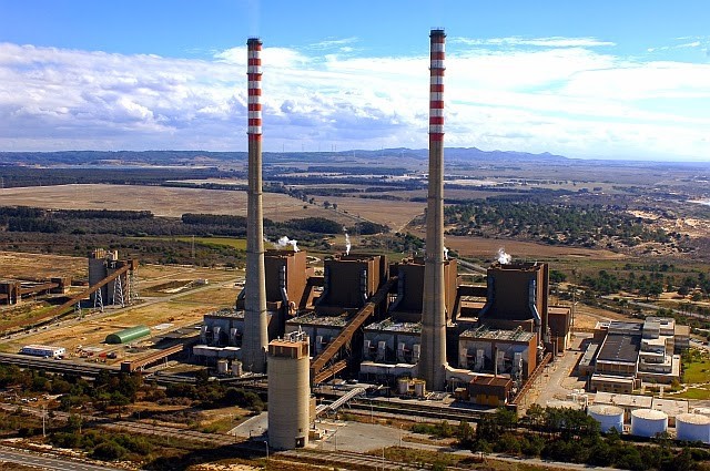 No fecho da central de Sines EDP assumiu compromissos Estão a ser preparadas medidas para minorar prejuízos dos trabalhadores e empreiteiros