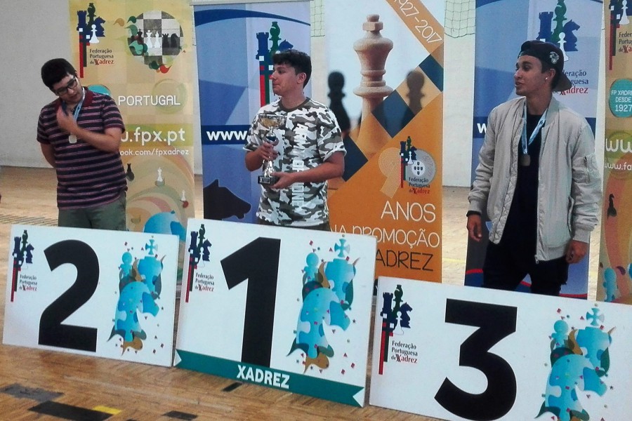 Barreiro - Campeonato Nacional de Jovens Rápidas em Xadrez Câmara Municipal saúda atletas barreirenses