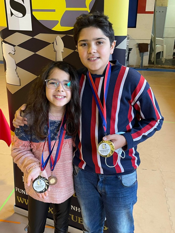 Irmãos Goncalves do Barreiro Conquistam mais dois títulos de campeões distritais no Xadrez Beatriz sub 10 . Dinis sub 14