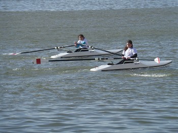 GRUPO DESPORTIVO DOS FERROVIÁRIOS DO BARREIRO/BAÍA DO TEJO REALIZA «REGATA DAS 1ªS REMADAS»