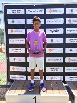 O algarvio Pedro Graça é o novo campeão nacional de ténis sub 12 que se disputou em Vilamoura