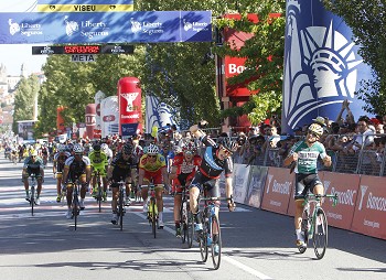 Volta a Portugal Bauhaus volta a acelerar Veloso descansa de amarelo