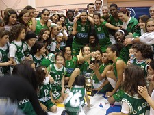 ESSA BARREIRO CAMPEÃ NACIONAL ESSA BARREIRO – 66 – CAB MADEIRA – 57 . 1º título de Campeã Nacional