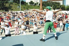 Aula nocturna no Barreiro Assinala despedida para férias estivais das aulas de “Aeróbica no Parque”