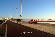 “Pais e Filhos sobre Rodas” no Barreiro Abertura da ciclovia da Avenida da Liberdade