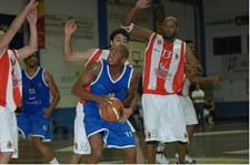 Basquetebol Barreiro SANGALHOS – 69 – BARREIRENSE - 68 BARREIRENSE SUPREENDIDO
